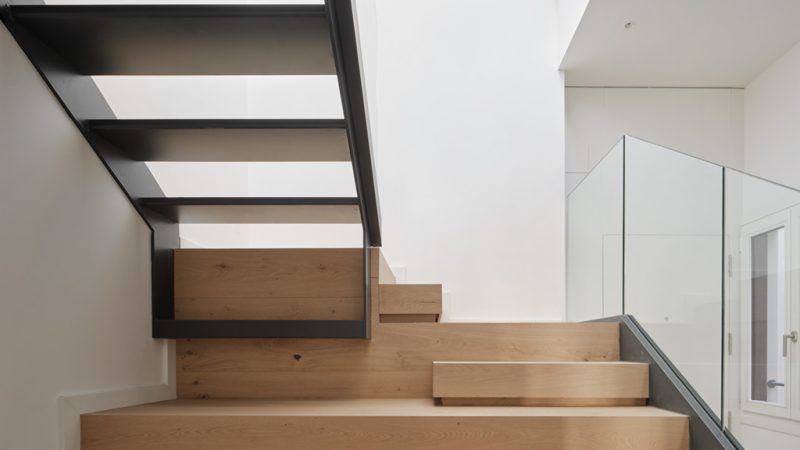 vista-interior-con-escaleras-rambla-catalunya