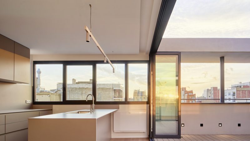 vista-interior-con-vistas-rambla-catalunya